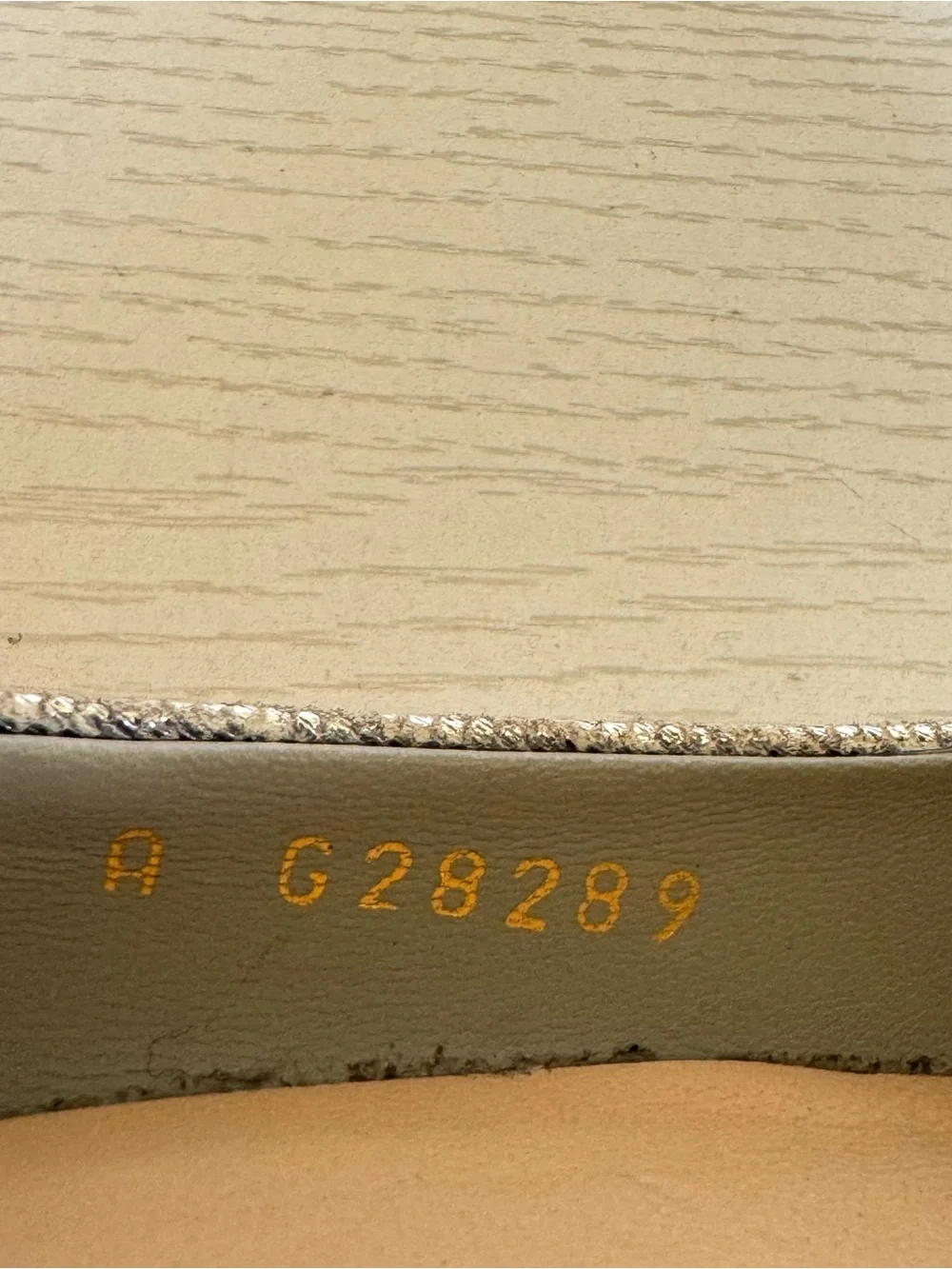 CHANEL Pumps Metallic Silver Cap Toe Textured EU 39.5 Crystal Logo Stiletto